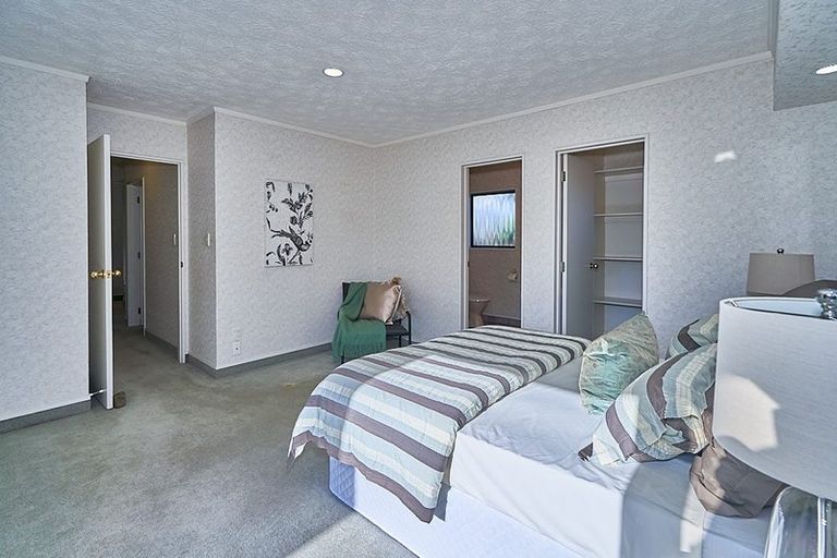 Photo of property in 1 Hyatt Grove, Greenmeadows, Napier, 4112