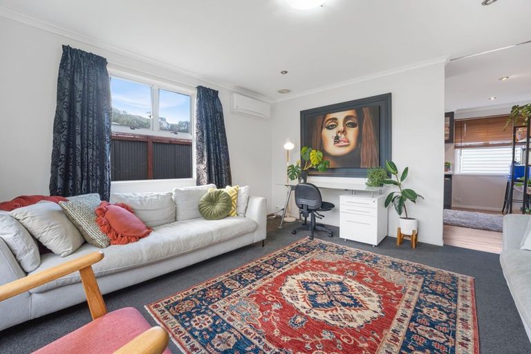 Photo of property in 10 Heaphy Street, Westown, New Plymouth, 4310