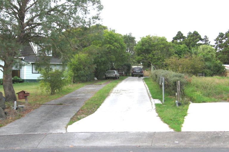 Photo of property in 8 Ballial Place, West Harbour, Auckland, 0618