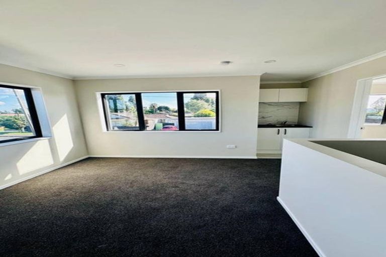 Photo of property in 69 Arimu Road, Papakura, 2110