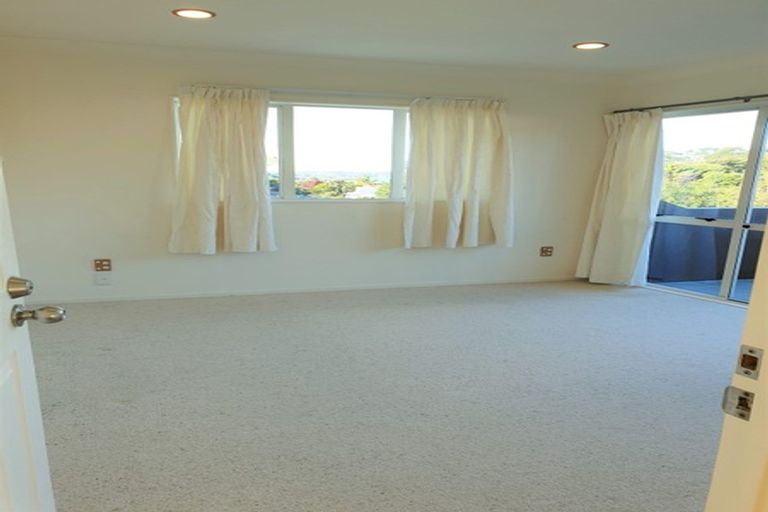 Photo of property in 47 Lagoon Way, West Harbour, Auckland, 0618