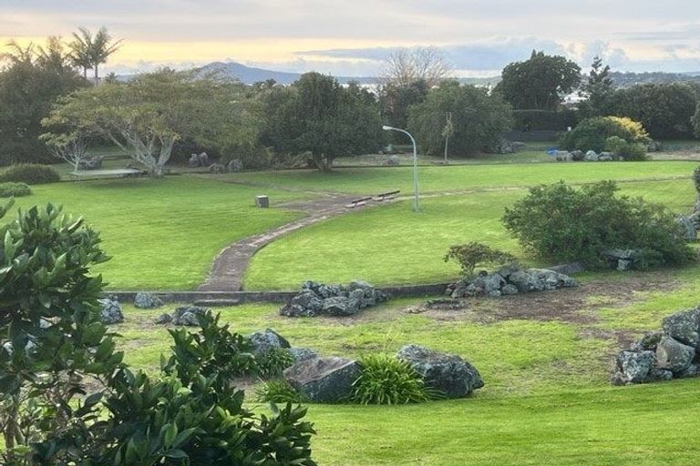 Photo of property in 1/41 Pigeon Mountain Road, Half Moon Bay, Auckland, 2012