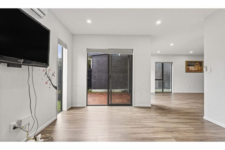 Photo of property in 32 Te Aparangi Road, Papakura, 2110