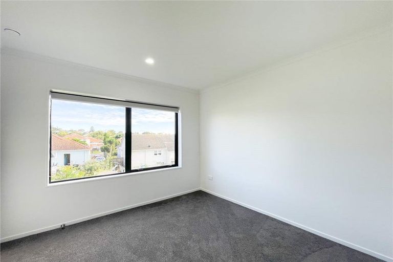 Photo of property in 15f Parkinson Avenue, Wesley, Auckland, 1041