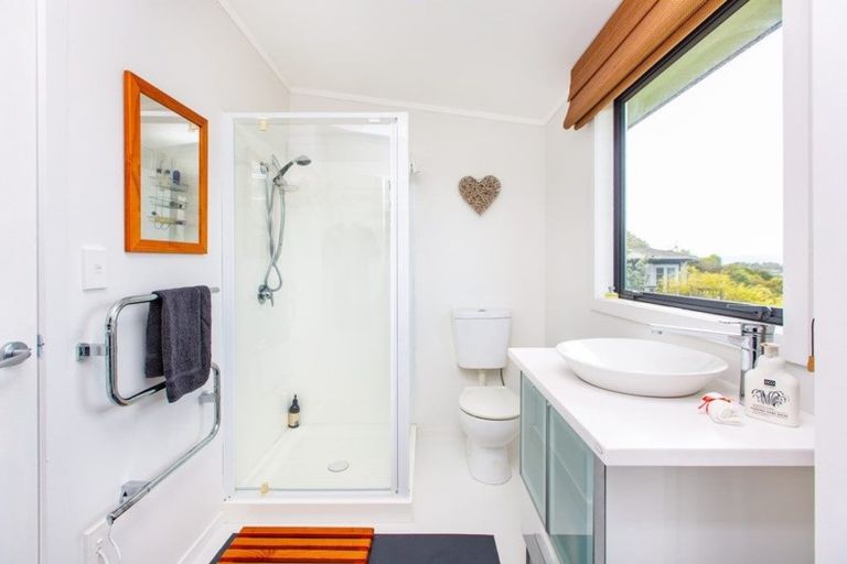 Photo of property in 30 Manukau Road, Raglan, 3225