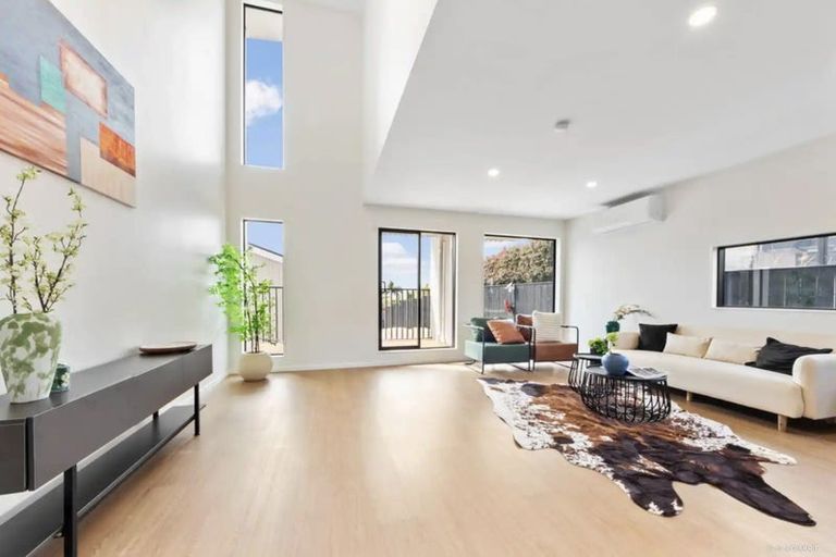 Photo of property in 10b White Heron Drive, Massey, Auckland, 0614