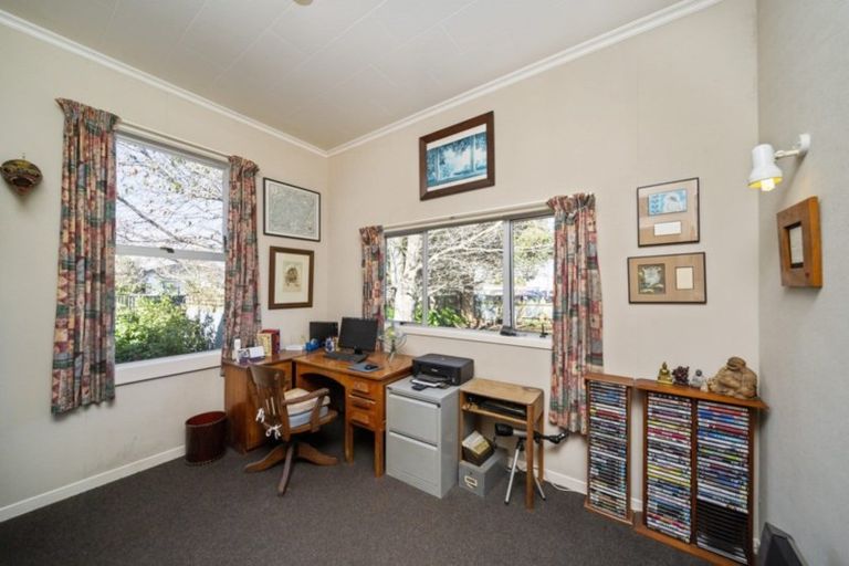 Photo of property in 17 Grey Street, Hawera, 4610