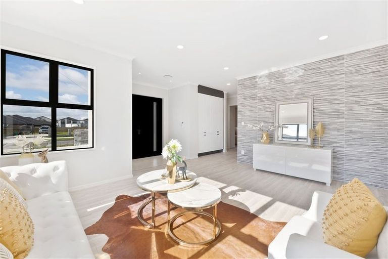 Photo of property in 12 Freshland Drive, Flat Bush, Auckland, 2019