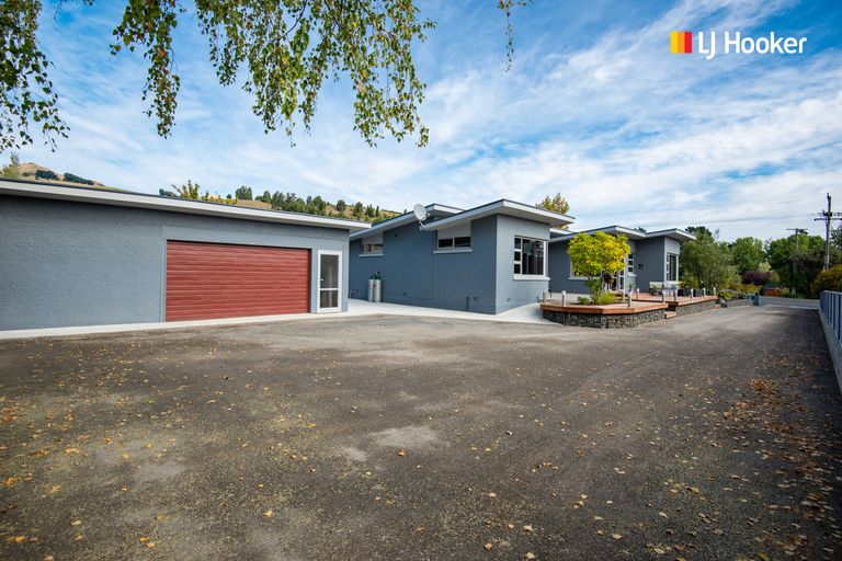 Photo of property in 61 Riccarton Road East, East Taieri, Mosgiel, 9024