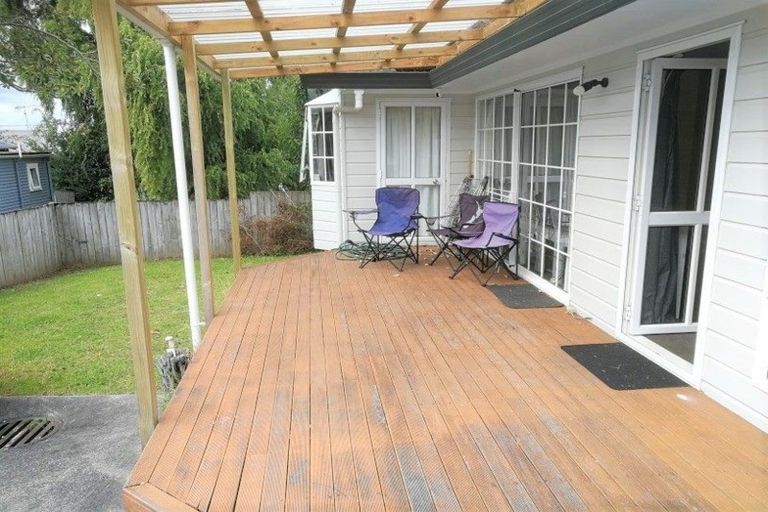 Photo of property in 2/7 Bruce Road, Glenfield, Auckland, 0629