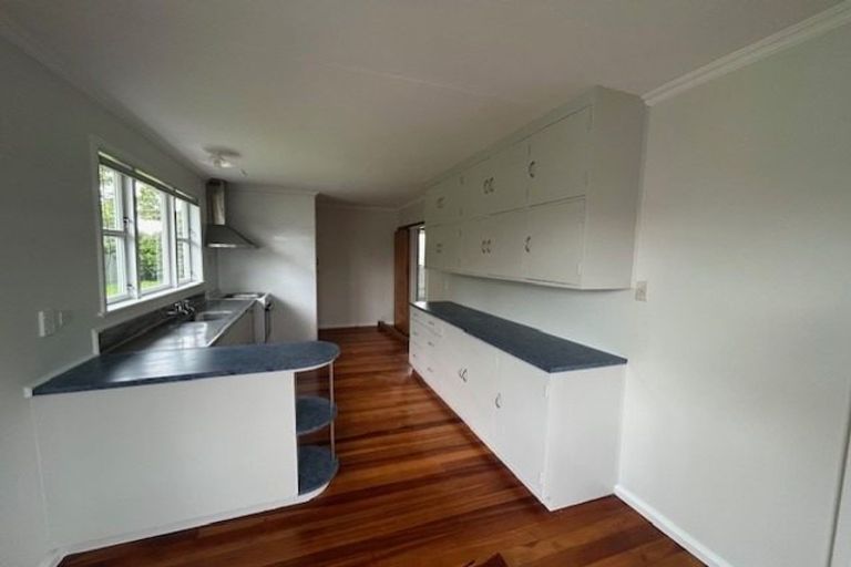 Photo of property in 14 Conway Place, Terrace End, Palmerston North, 4410