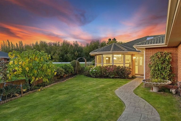 Photo of property in 18 Langley Place, Belfast, Christchurch, 8051