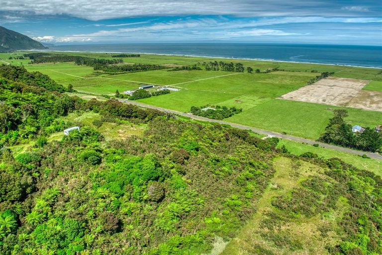 Photo of property in 3094 Coast Road, Barrytown, Runanga, 7873