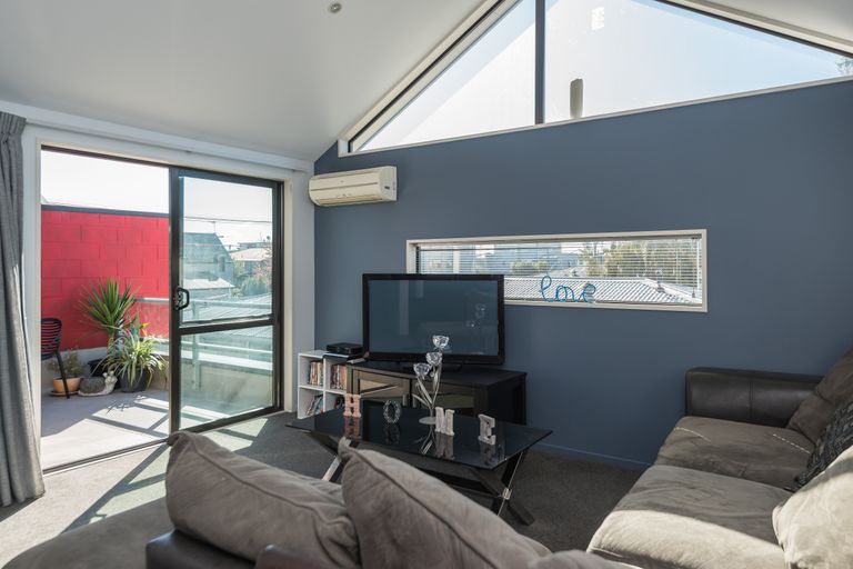 Photo of property in 2/450 Barbadoes Street, Edgeware, Christchurch, 8013