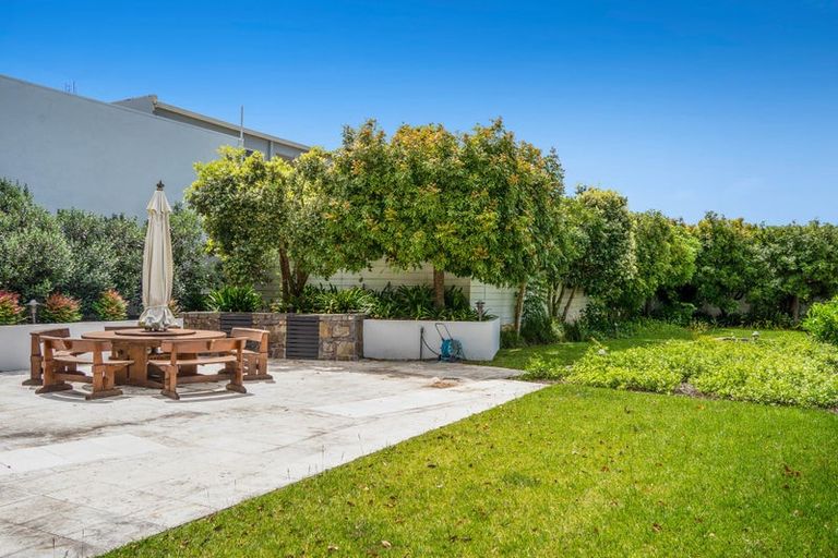 Photo of property in 14/2a Frieston Road, Milford, Auckland, 0620
