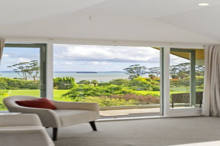 Photo of property in 247 Broomfields Road, Whitford, Howick, 2571