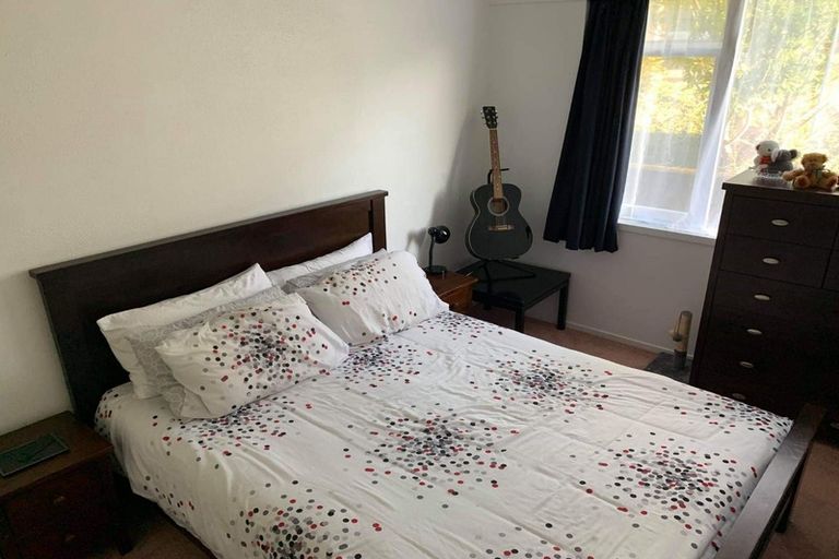 Photo of property in 2/91 Verran Road, Birkenhead, Auckland, 0626