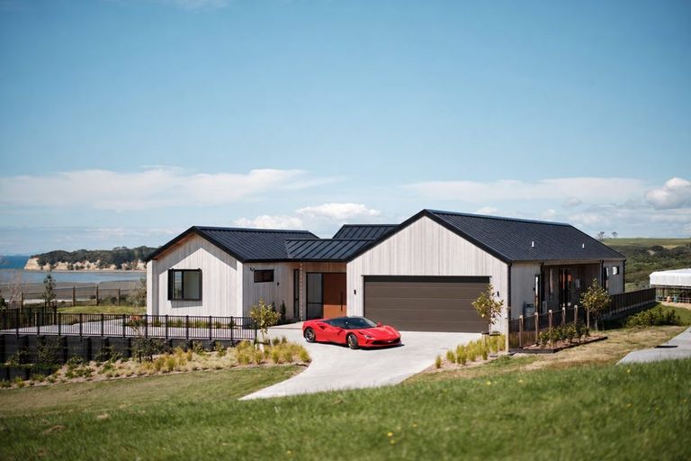 Photo of property in 10 Taha Puke Road, Okura Bush, Silverdale, 0794