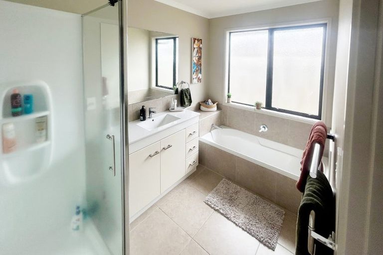 Photo of property in 15 Rainey Crescent, Papamoa Beach, Papamoa, 3118