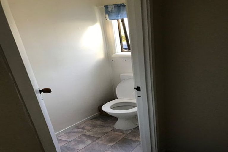 Photo of property in 38 Tree View Avenue, Glenfield, Auckland, 0629