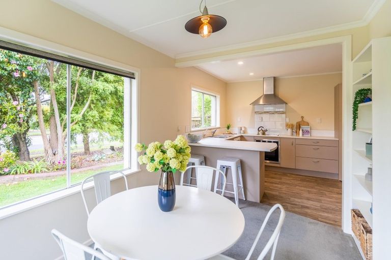 Photo of property in 8 Leybourne Avenue, Waikanae, 5036