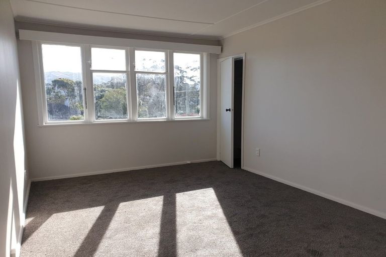 Photo of property in 5 Stevens Crescent, Ranui, Porirua, 5024