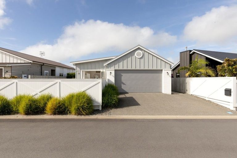 Photo of property in 4 Ascarina Way, Papamoa Beach, Papamoa, 3118