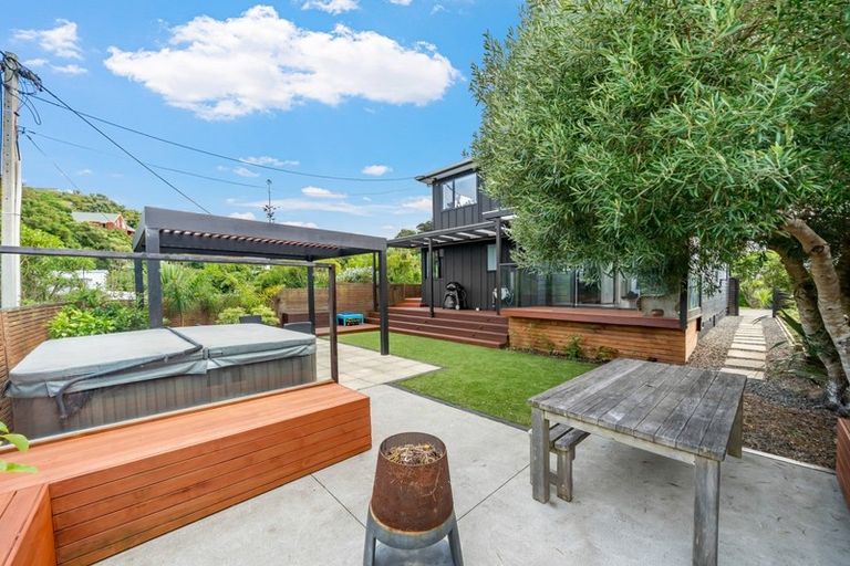 Photo of property in 47 Normandale Road, Normandale, Lower Hutt, 5010