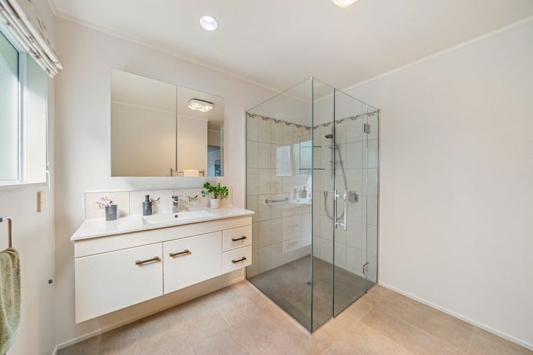 Photo of property in 88a Paremata Road, Paremata, Porirua, 5024