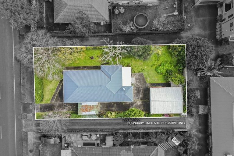 Photo of property in 63 Muir Avenue, Mangere Bridge, Auckland, 2022