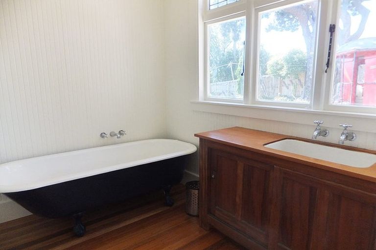 Photo of property in 85 Saint Andrews Hill Road, Mount Pleasant, Christchurch, 8081