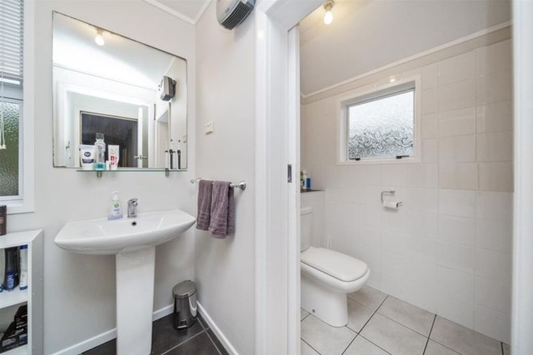 Photo of property in 46 Collins Street, Hawera, 4610