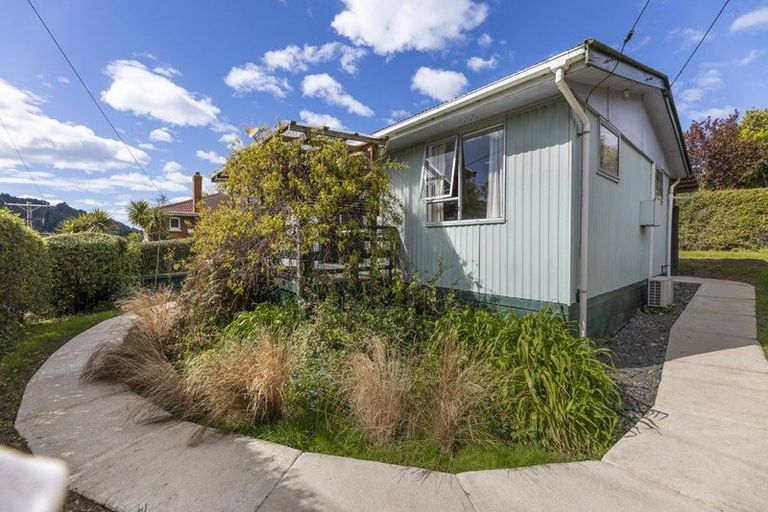 Photo of property in 2 Fraser Street, Roseneath, Port Chalmers, 9023