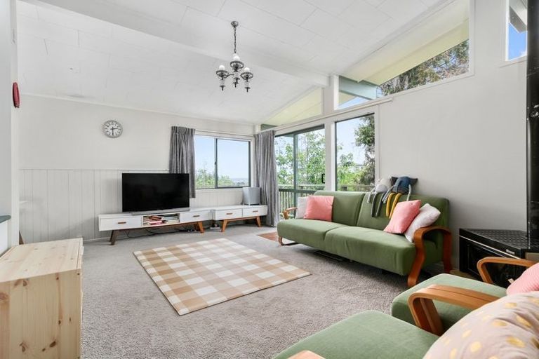 Photo of property in 14 Sari Place, Massey, Auckland, 0614