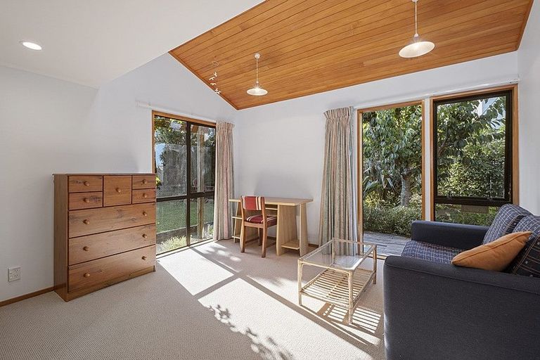 Photo of property in 11 Calypso Place, Rothesay Bay, Auckland, 0630