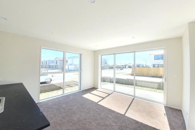 Photo of property in 10 Kapia Drive, Takanini, 2112