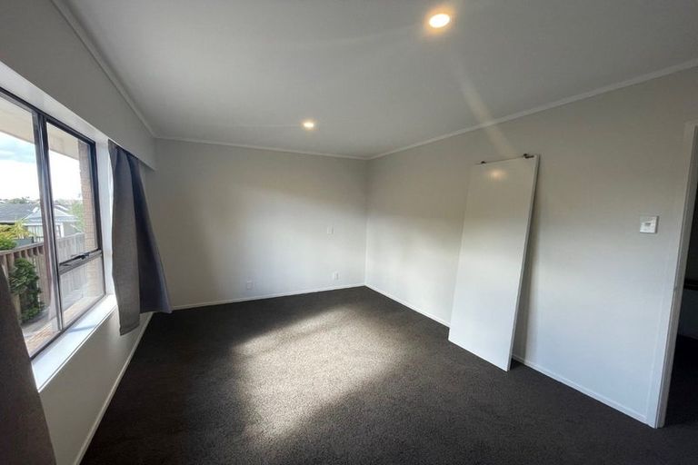 Photo of property in 5 Binda Place, Botany Downs, Auckland, 2010