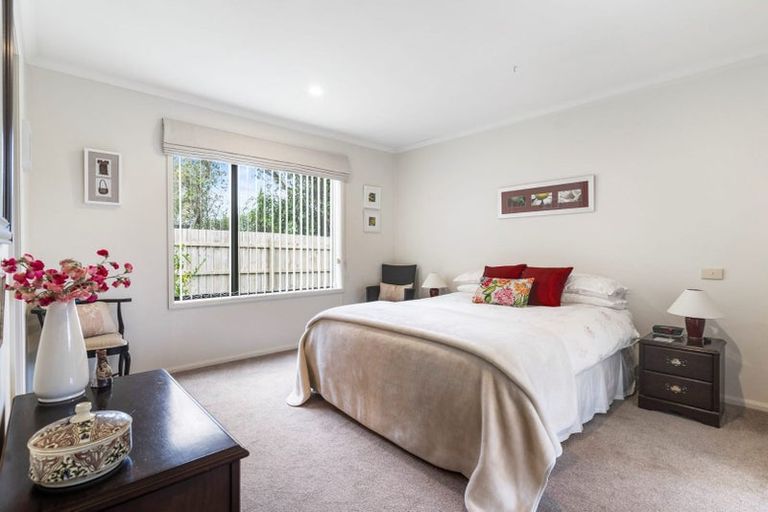Photo of property in 5 Beragh Place, East Tamaki, Auckland, 2016