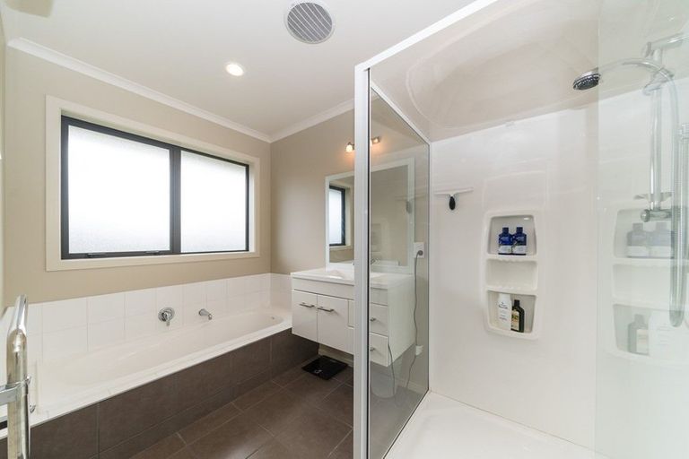 Photo of property in 187a Pacific Drive, Fitzherbert, Palmerston North, 4410