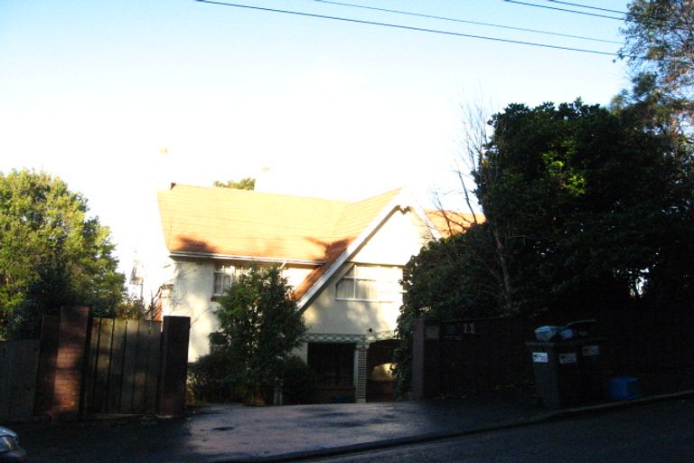 Photo of property in 21 Park Street, North Dunedin, Dunedin, 9016