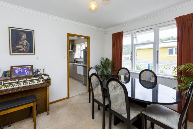 Photo of property in 37 Kashmir Avenue, Clouston Park, Upper Hutt, 5018