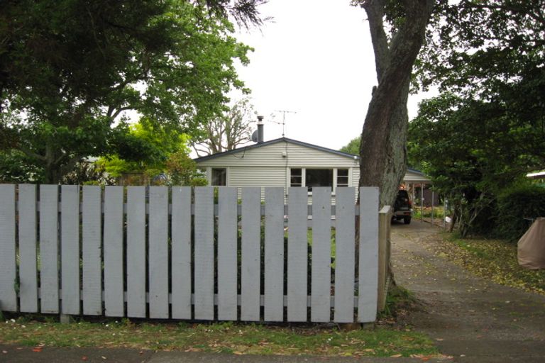 Photo of property in 33 Muir Avenue, Mangere Bridge, Auckland, 2022