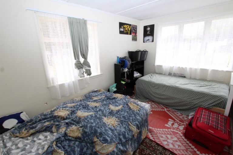 Photo of property in 130 Champion Street, Cannons Creek, Porirua, 5024