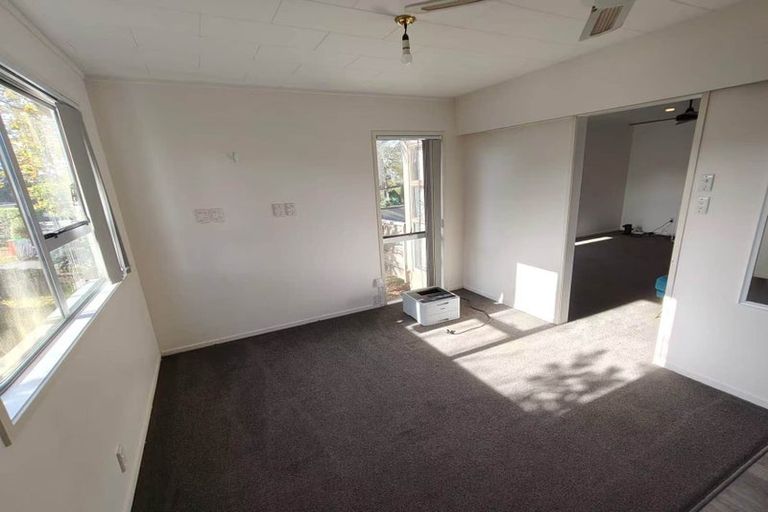 Photo of property in 30 Pipitea Place, Massey, Auckland, 0614