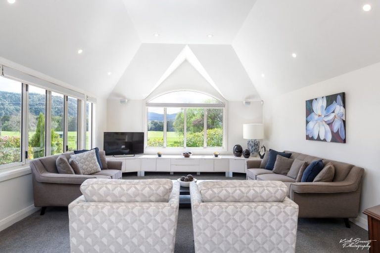 Photo of property in 70 Barton Road, Heretaunga, Upper Hutt, 5018