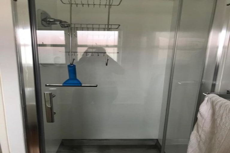 Photo of property in 1/2 Gordon Avenue, Milford, Auckland, 0620