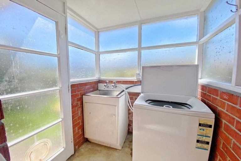 Photo of property in 2/24 Inverness Road, Browns Bay, Auckland, 0630