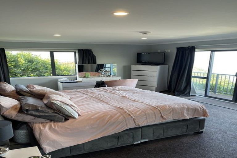 Photo of property in 129 Nicholson Road, Khandallah, Wellington, 6035