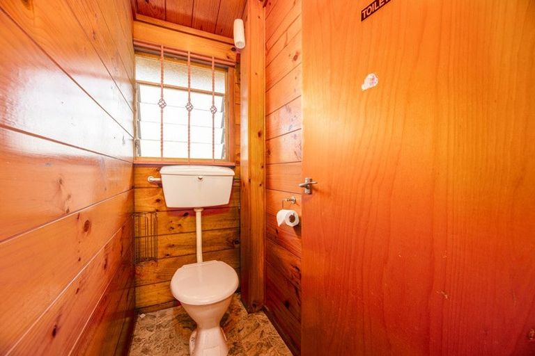 Photo of property in 1 Norman Spencer Drive, Papatoetoe, Auckland, 2104