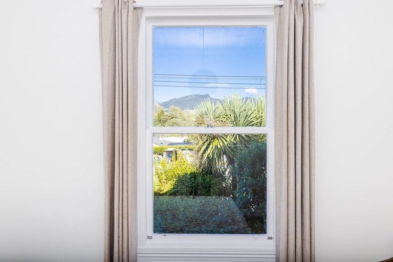 Photo of property in 2 Smith Street, Raglan, 3225